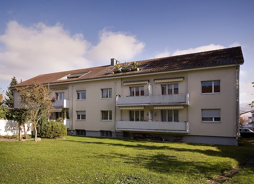 Bild 2 Totalsanierung Mehrfamilienhaus, Reinach