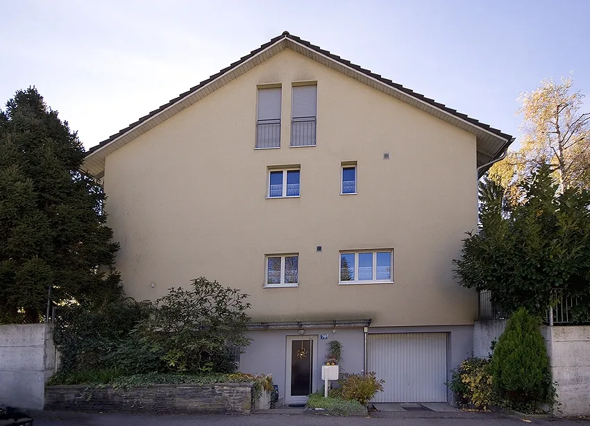 Bild 2 Totalumbau Einbau von zwei Wohnungen in EFH, Basel