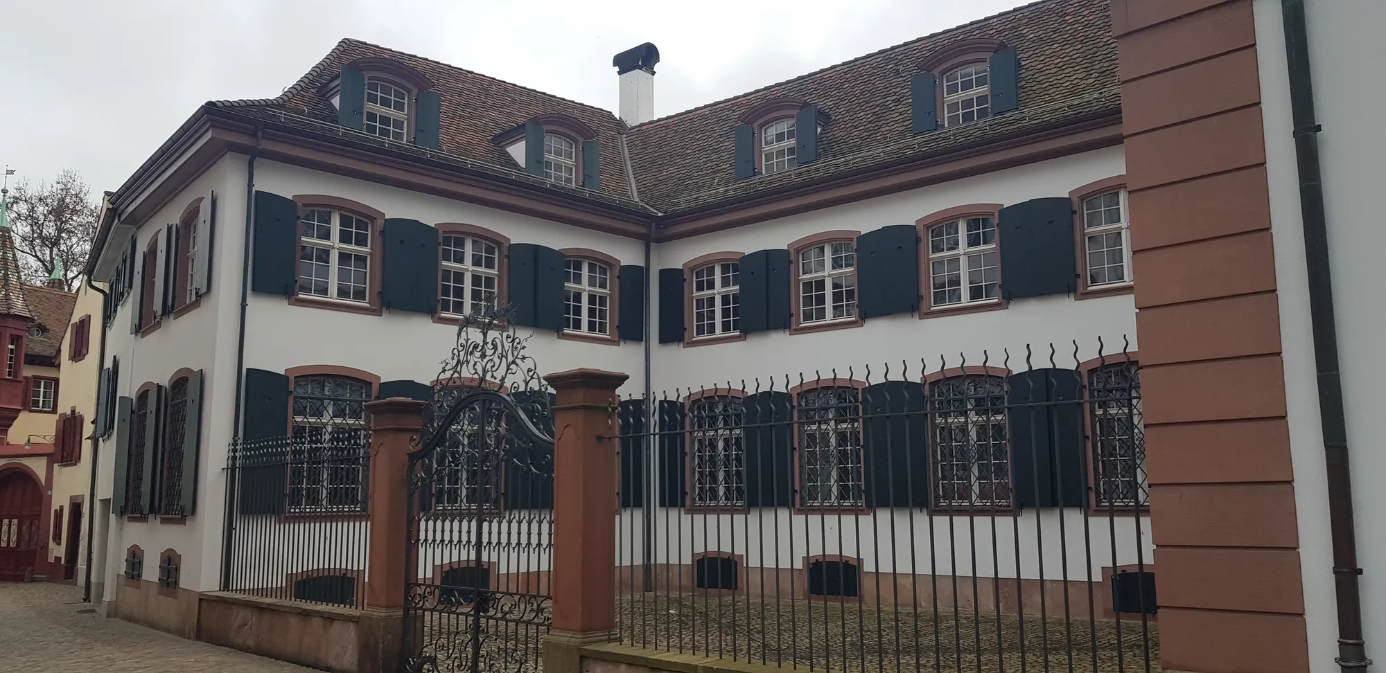 Bild 2 Dach- und Fassadensanierung, Bürogebäude Bank Vontobel, Basel