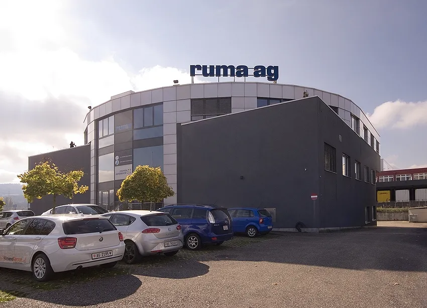 Bild 3 Verwaltungsgebäude mit Lager- und Werkstattetage, Pratteln