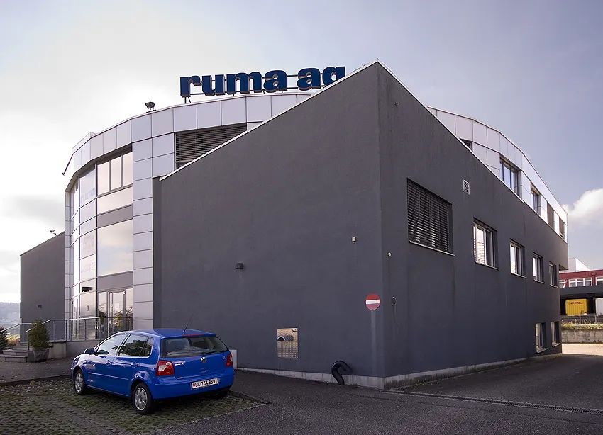Bild 6 Verwaltungsgebäude mit Lager- und Werkstattetage, Pratteln